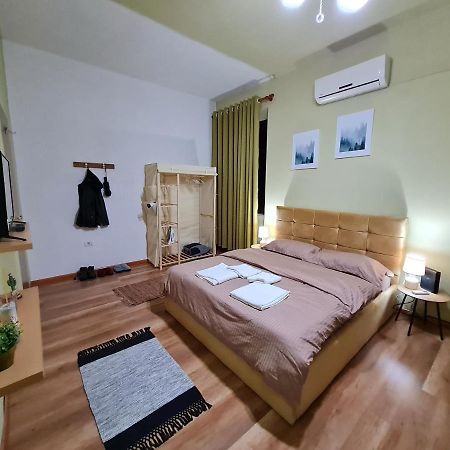 Ex-Block District Charming Studio Apartment With Treeish Sorrounding View! Tirana Bagian luar foto