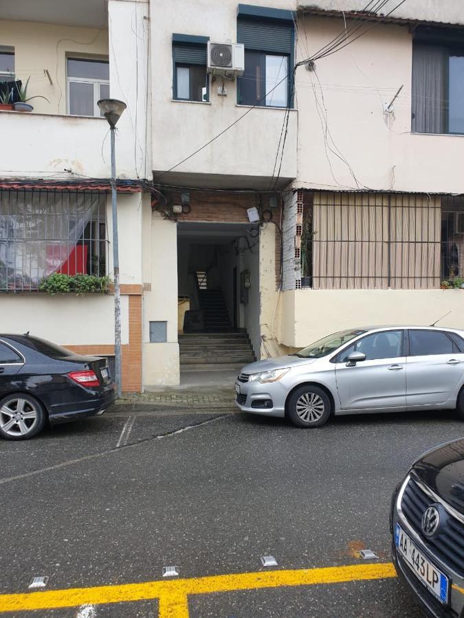Ex-Block District Charming Studio Apartment With Treeish Sorrounding View! Tirana Bagian luar foto